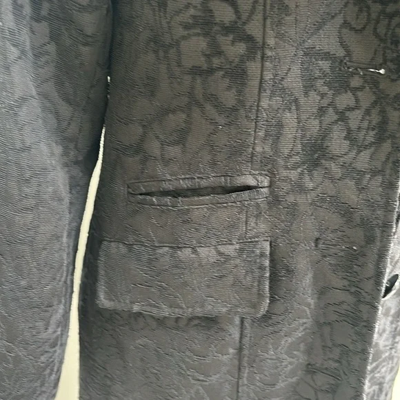 Black patterned Dress Coat By Xhilaration size small. Removable fur collar. - Picture 4 of 13